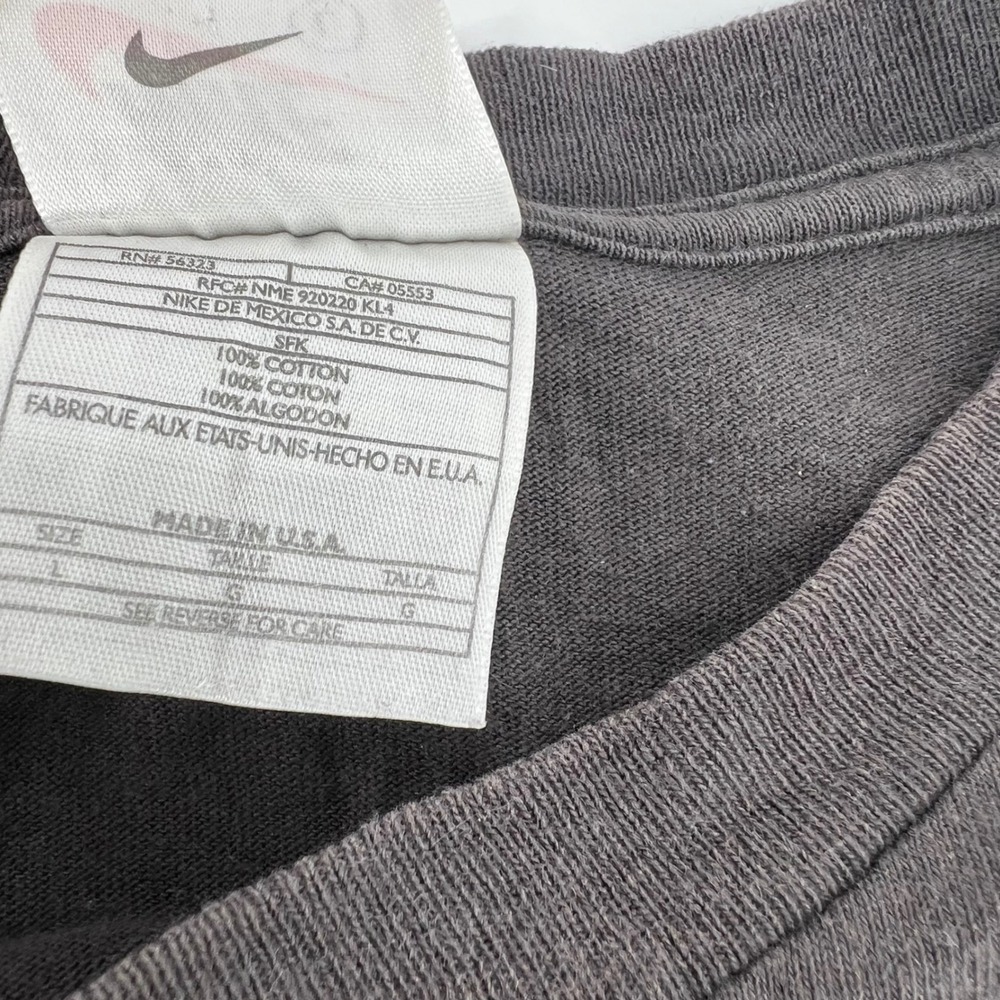 Vintage 90s Nike Embroidered Swoosh T-Shirt Mens Large Faded Black Made in USA - Picture 7 of 9